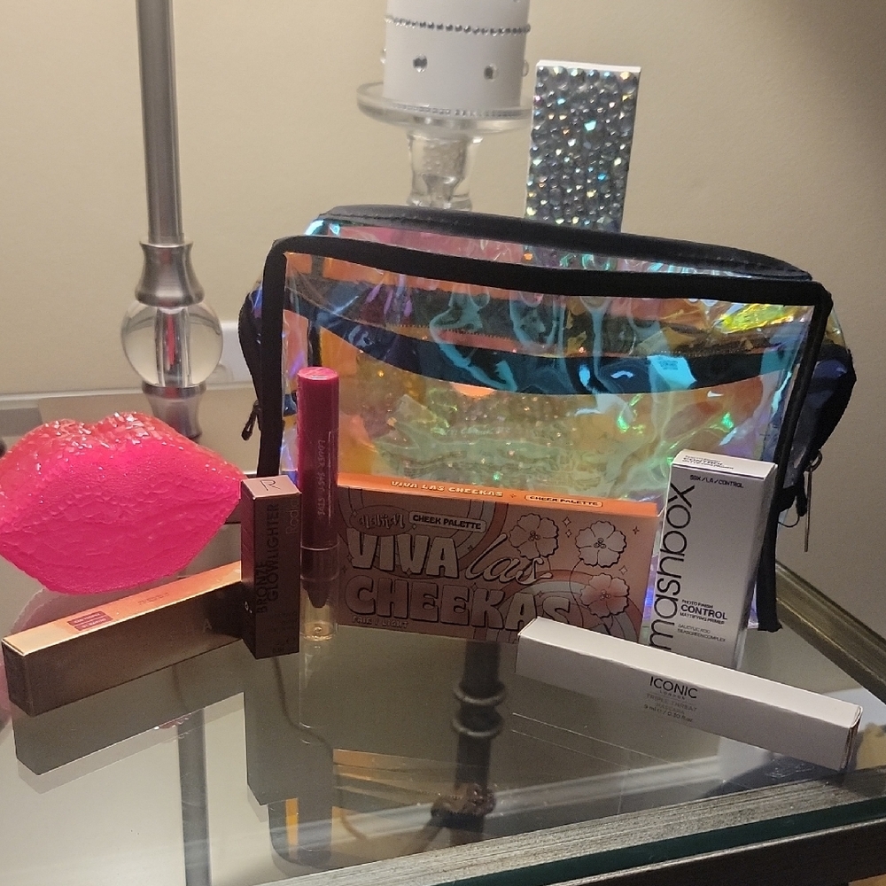 *Final Price Drop* Smashbox Bundle-Holographic Makeup Bag Of Beauty! Brand New.